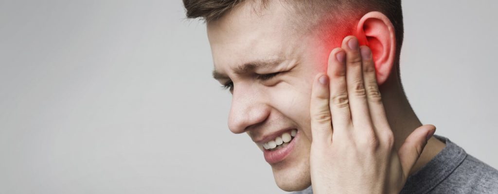causes possibles d’une boule dure derrière l’oreille